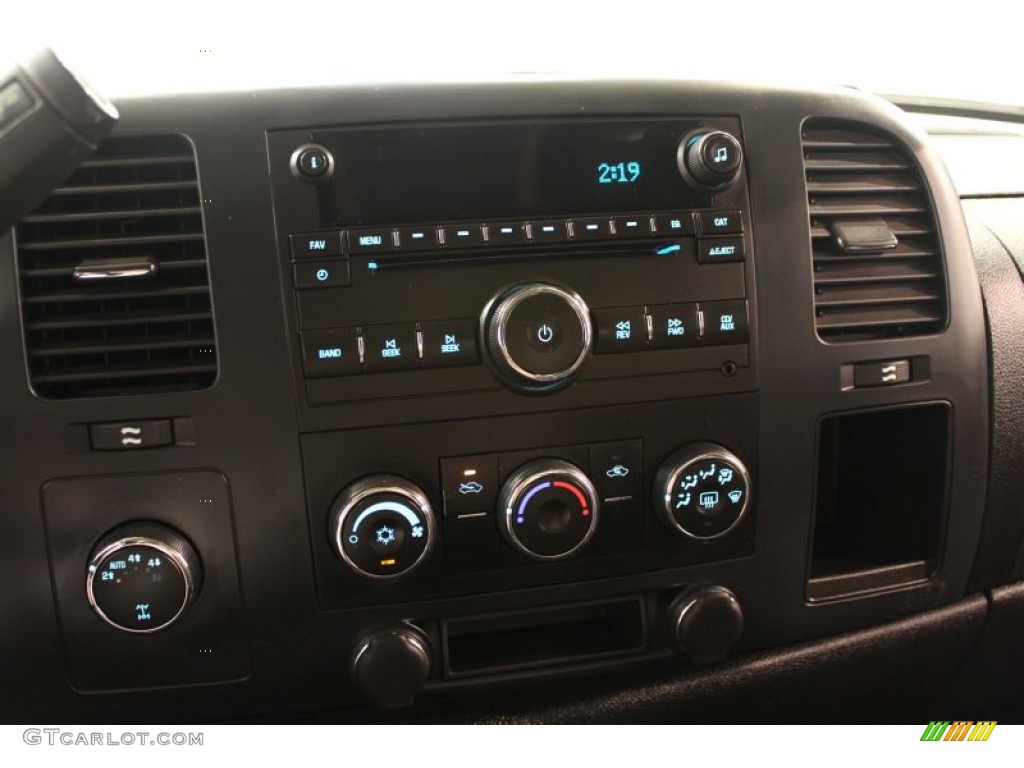2008 Chevrolet Silverado 1500 LT Extended Cab 4x4 Controls Photo #50759397
