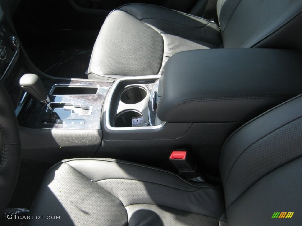 2011 Chrysler 300 C Hemi 5 Speed Automatic Transmission Photo #50761059