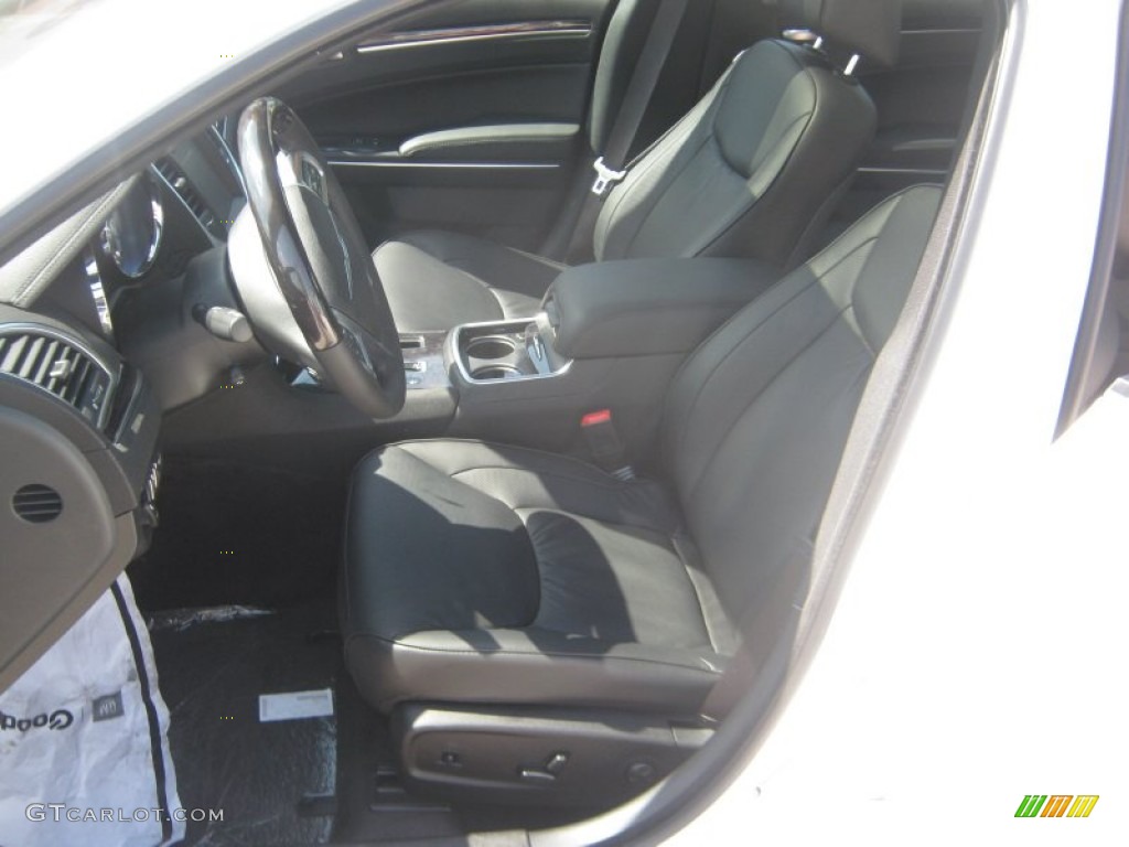 Black Interior 2011 Chrysler 300 C Hemi Photo #50761086