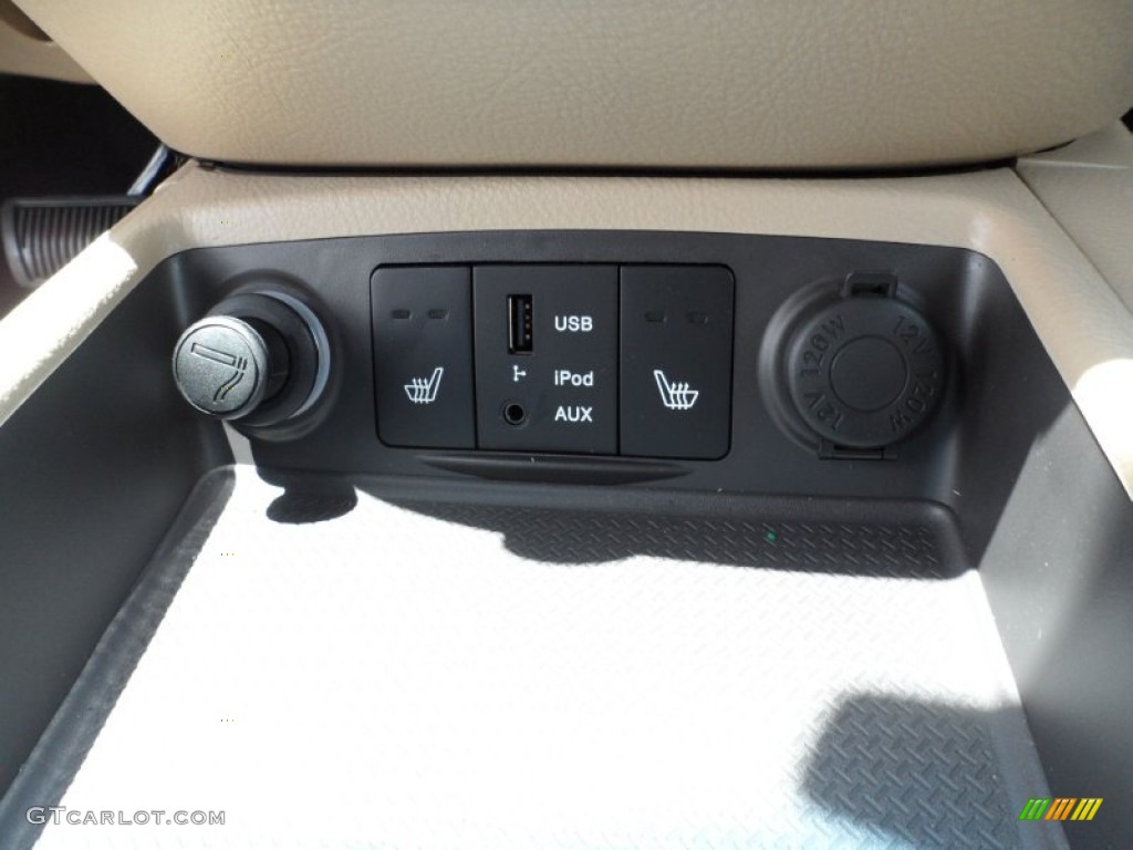 2011 Hyundai Santa Fe Limited Controls Photo #50762016