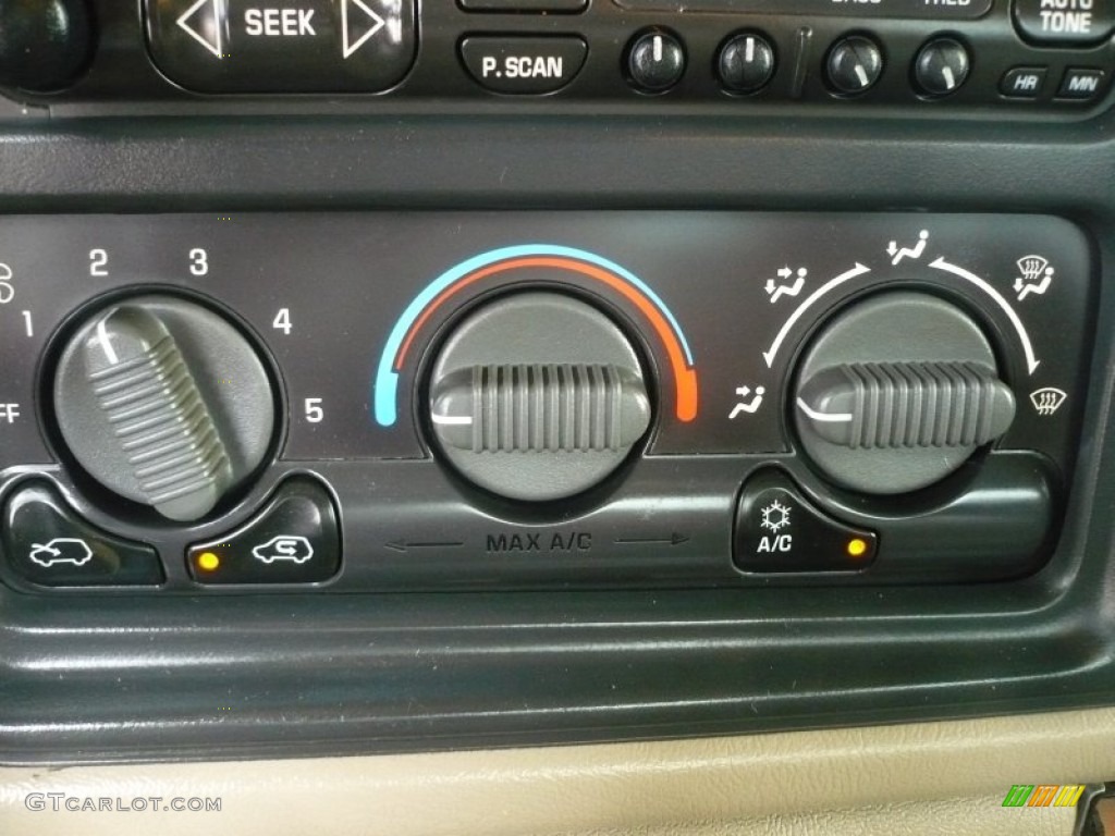 2002 Chevrolet Silverado 2500 LS Extended Cab 4x4 Controls Photo #50763441