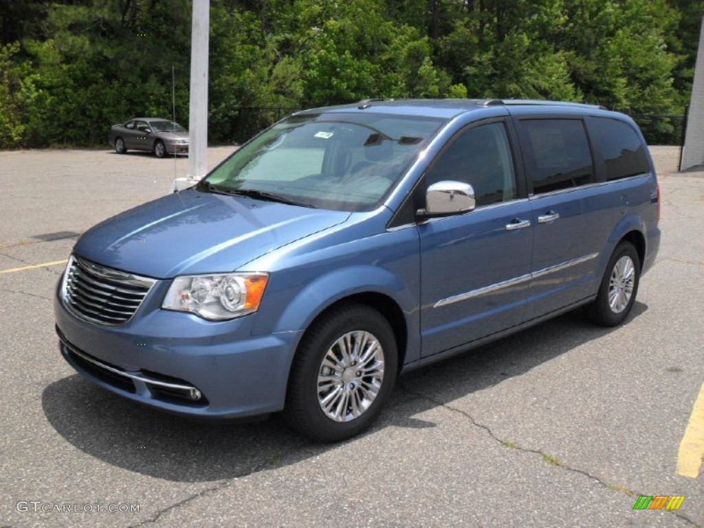 2011 Town & Country Limited - Sapphire Crystal Metallic / Black/Light Graystone photo #1