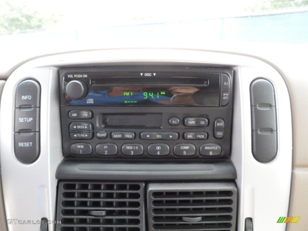 2002 Mercury Mountaineer Standard Mountaineer Model Controls Photo #50766180