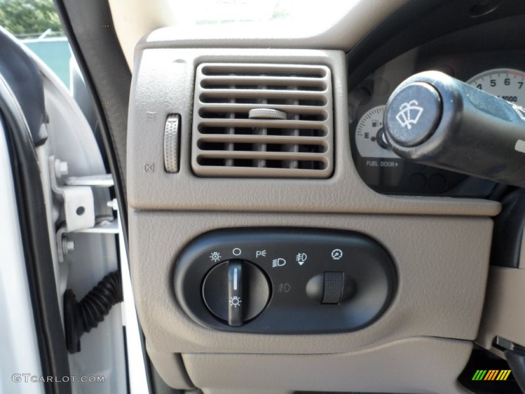 2002 Mercury Mountaineer Standard Mountaineer Model Controls Photo #50766207