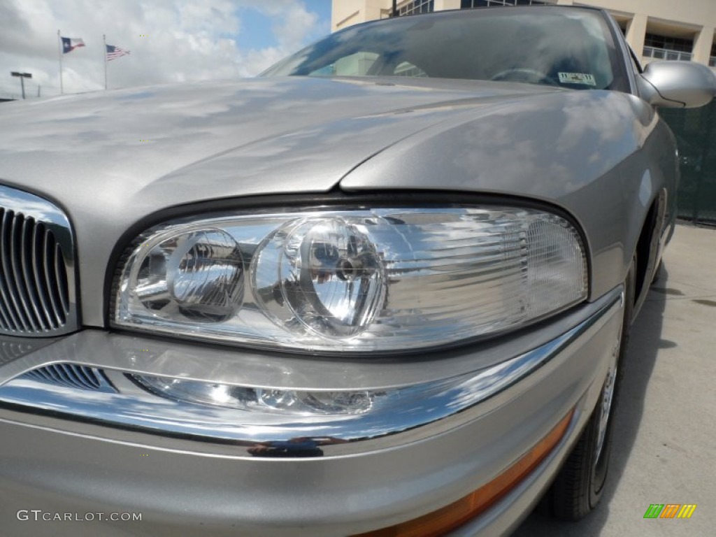 2004 Park Avenue  - Platinum Metallic / Medium Gray photo #10