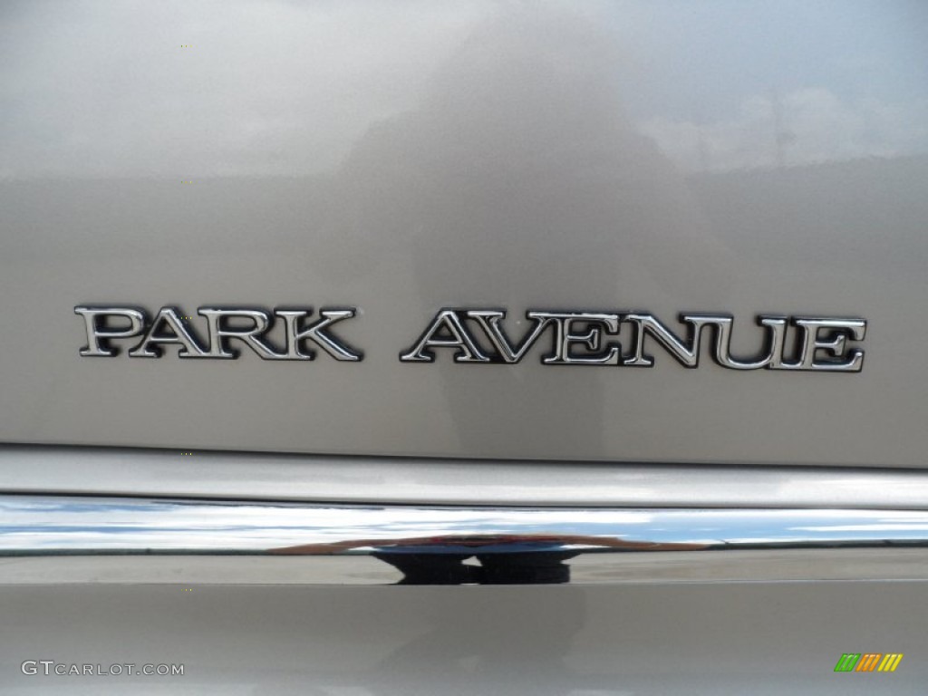 2004 Park Avenue  - Platinum Metallic / Medium Gray photo #21