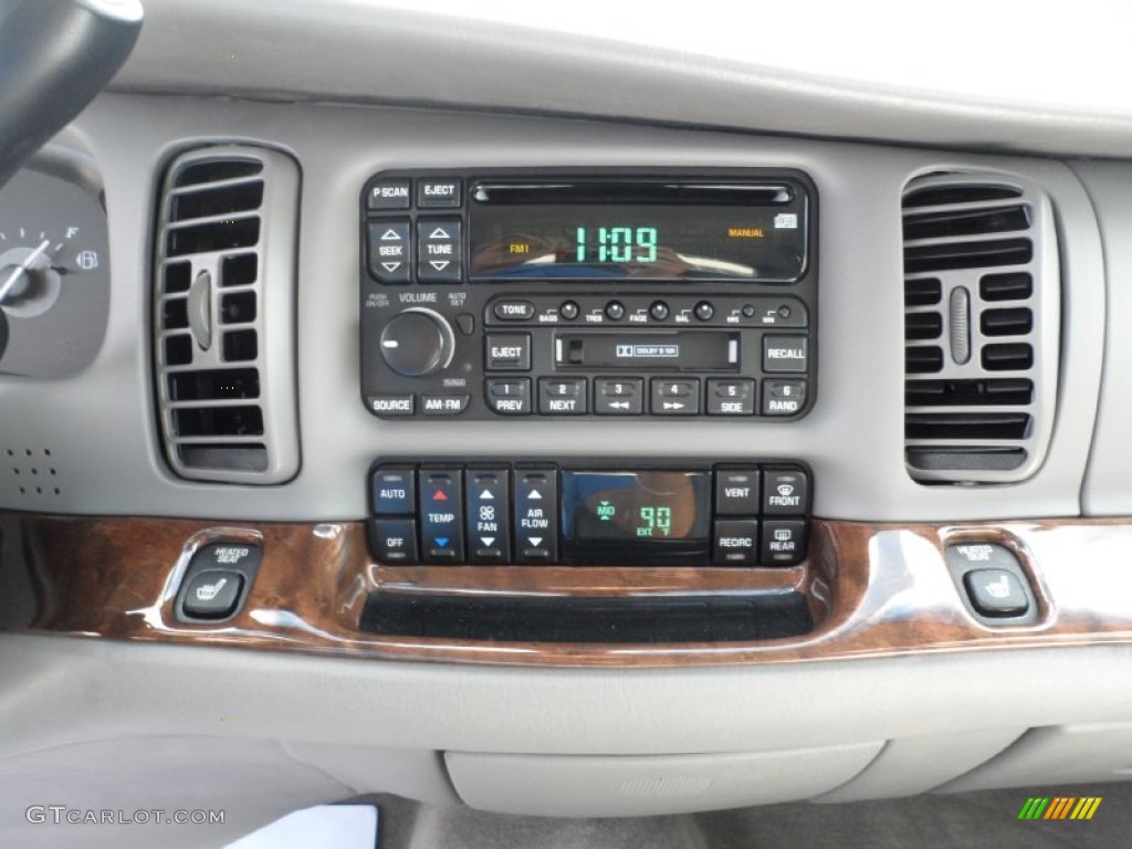 2004 Buick Park Avenue Standard Park Avenue Model Controls Photo #50766741