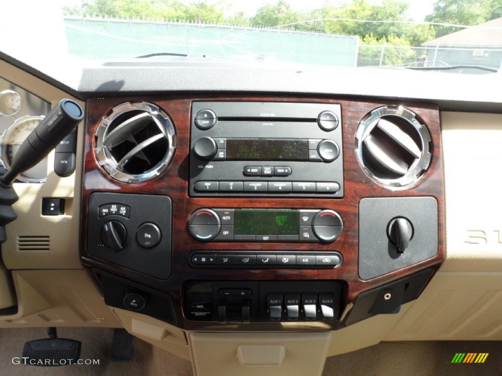 2008 F250 Super Duty Lariat Crew Cab 4x4 - Oxford White / Camel photo #42