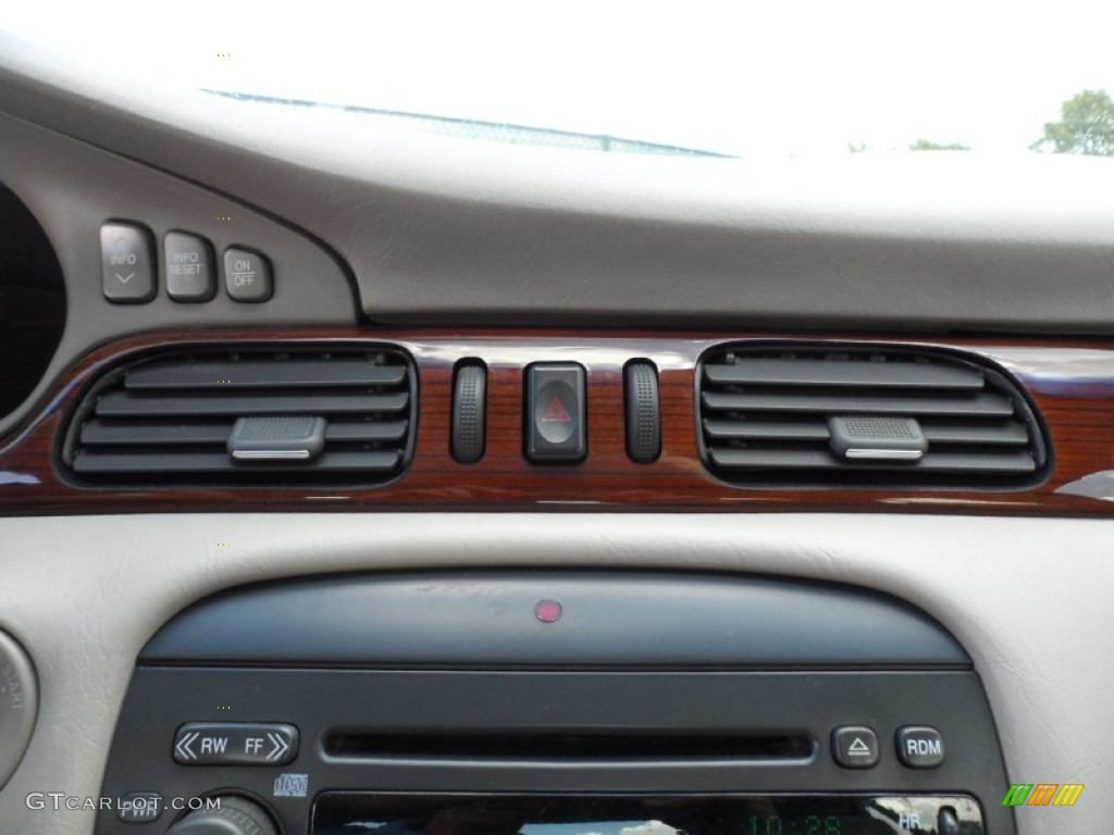 2000 Cadillac Seville SLS Controls Photo #50768091