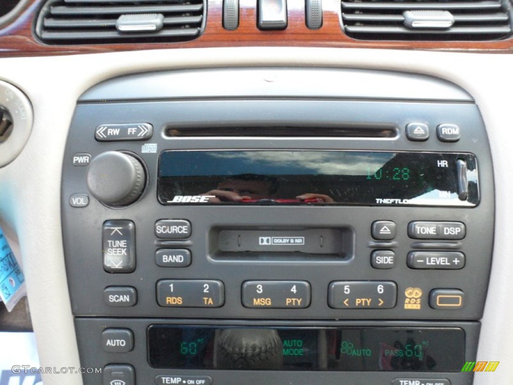 2000 Cadillac Seville SLS Controls Photo #50768094