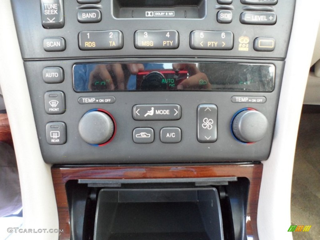 2000 Cadillac Seville SLS Controls Photo #50768097