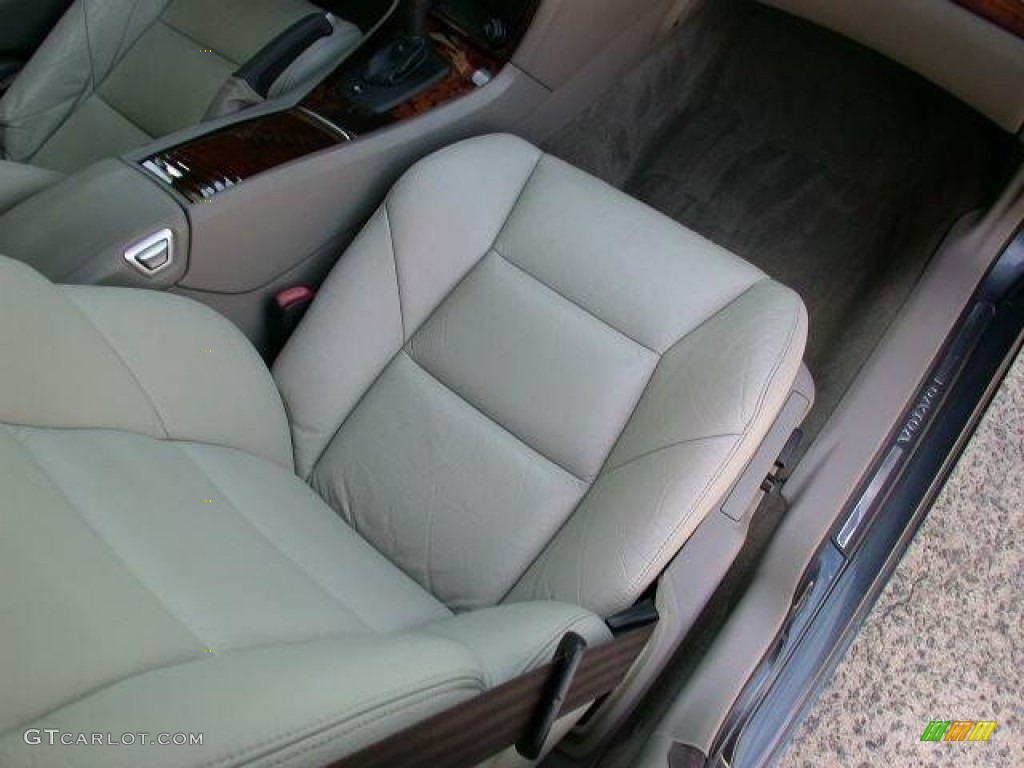 2005 S60 2.5T - Barents Blue Metallic / Taupe/Light Taupe photo #19