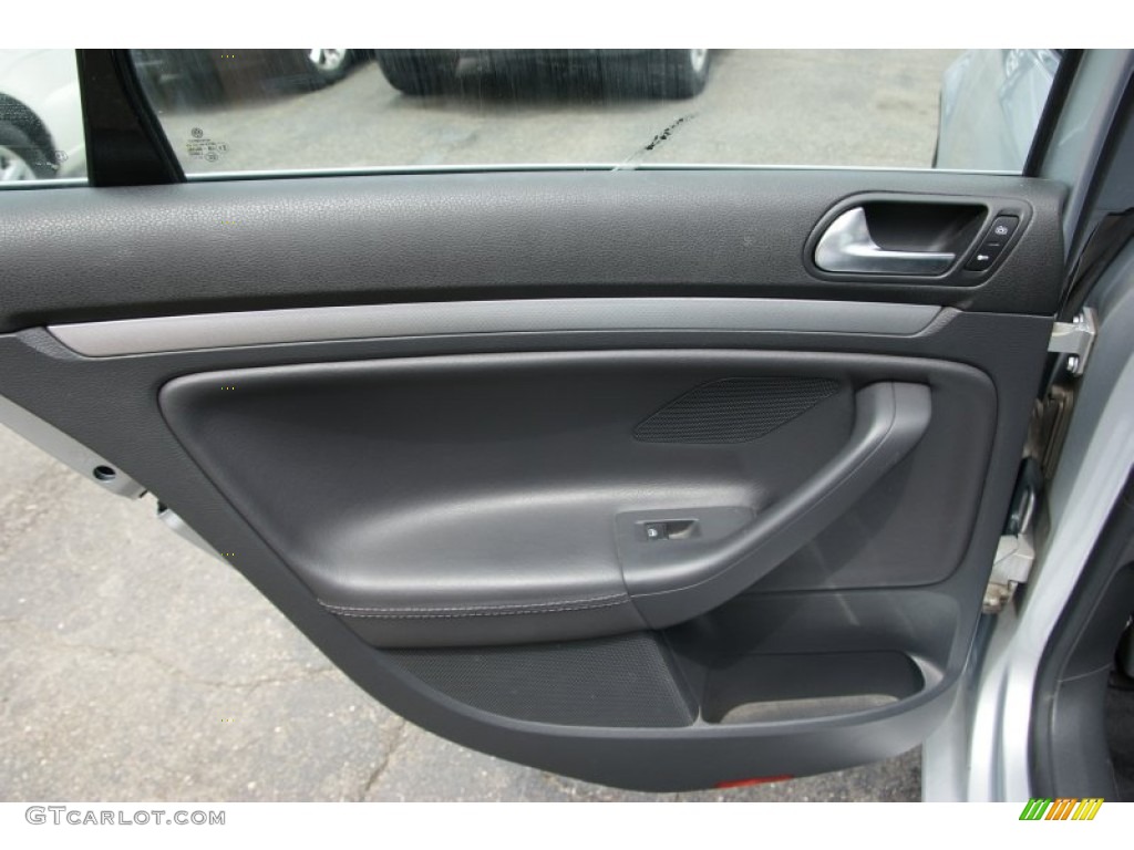 2006 Volkswagen Jetta 2.5 Sedan Anthracite Black Door Panel Photo #50772285