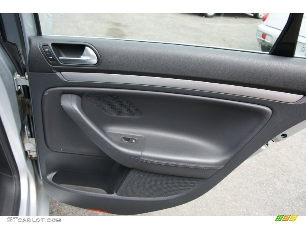 2006 Volkswagen Jetta 2.5 Sedan Anthracite Black Door Panel Photo #50772375
