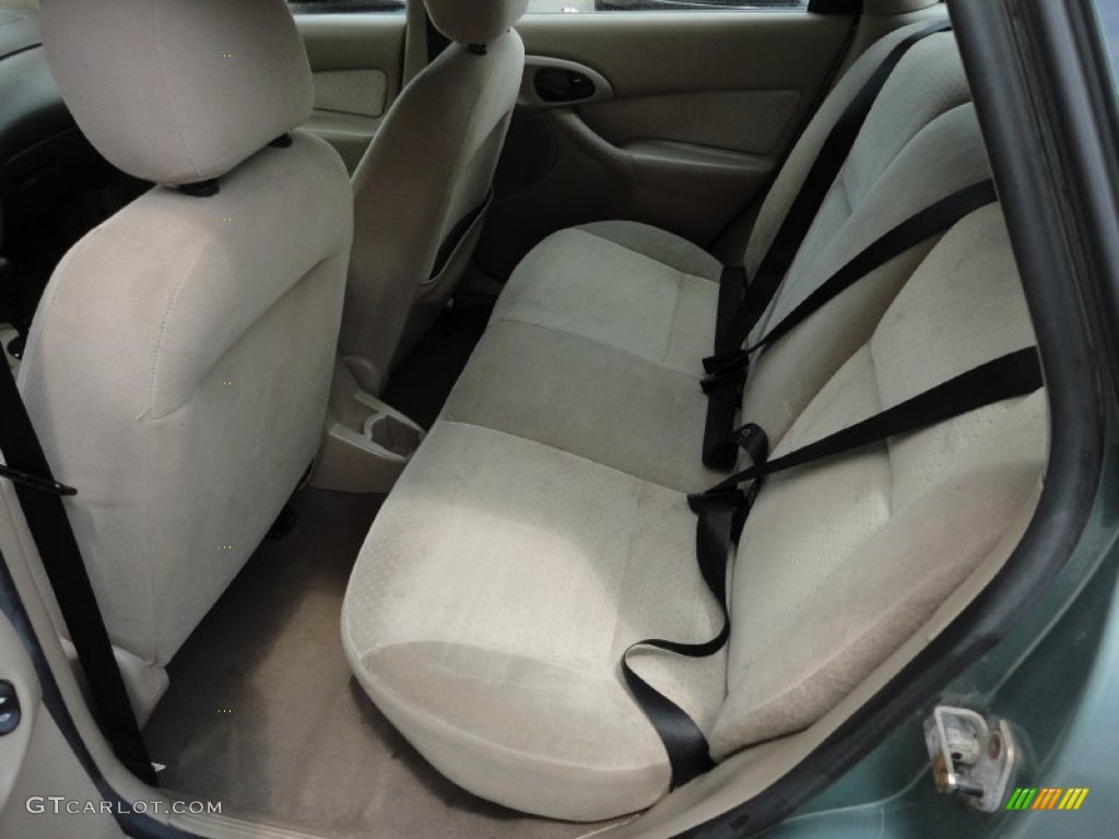 Medium Parchment Interior 2003 Ford Focus ZTW Wagon Photo #50773116