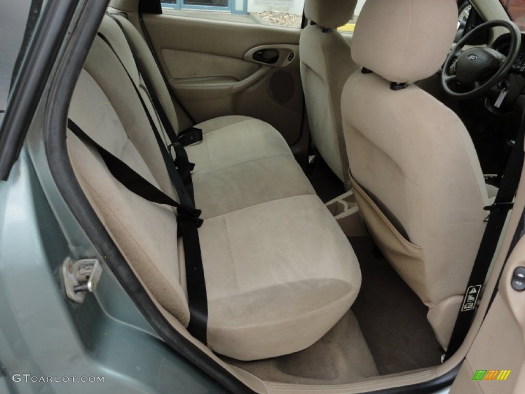 Medium Parchment Interior 2003 Ford Focus ZTW Wagon Photo #50773146