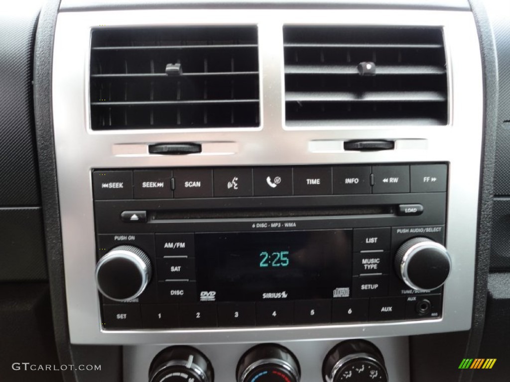 2008 Dodge Nitro R/T 4x4 Controls Photo #50773842