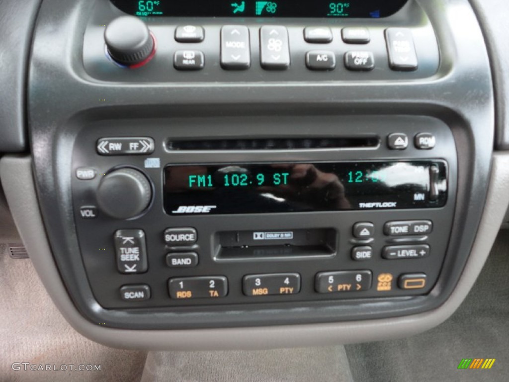 2000 Cadillac DeVille DHS Controls Photo #50774130
