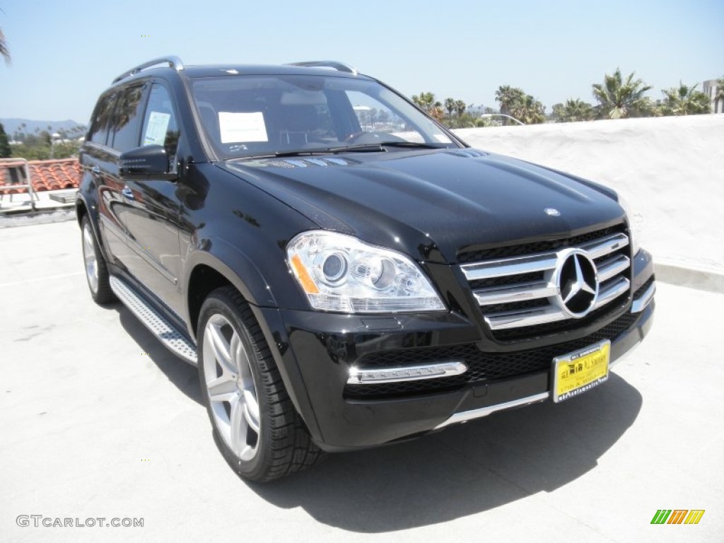 Black Mercedes-Benz GL