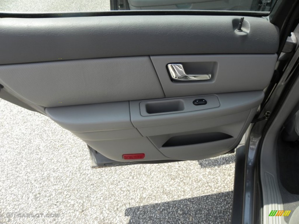 2003 Taurus SE Wagon - Dark Shadow Grey Metallic / Medium Graphite photo #7