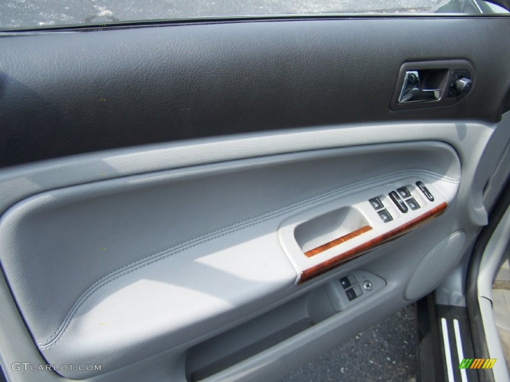 2002 Volkswagen Passat GLX Sedan Door Panel Photos