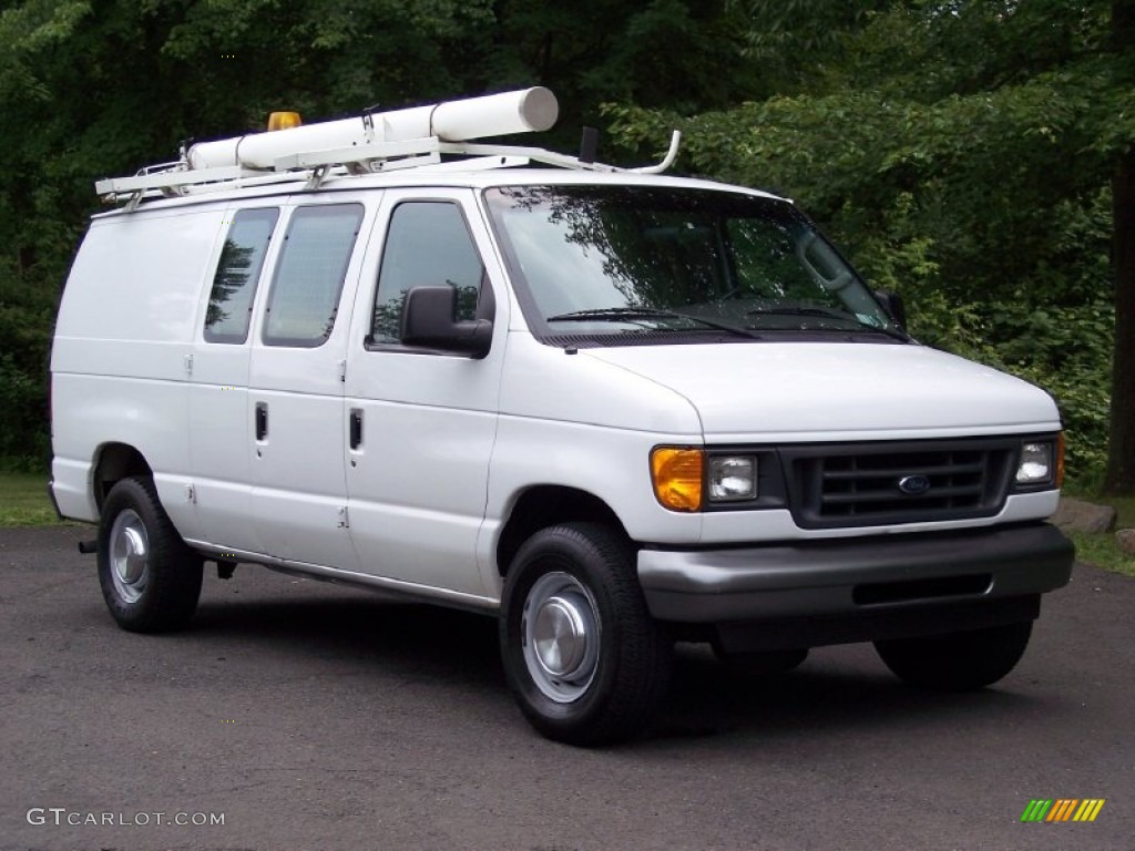 2003 E Series Van E250 Commercial - Oxford White / Medium Flint photo #9