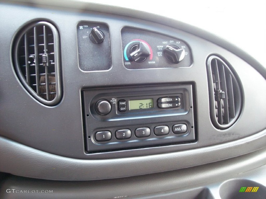 2003 Ford E Series Van E250 Commercial Controls Photos