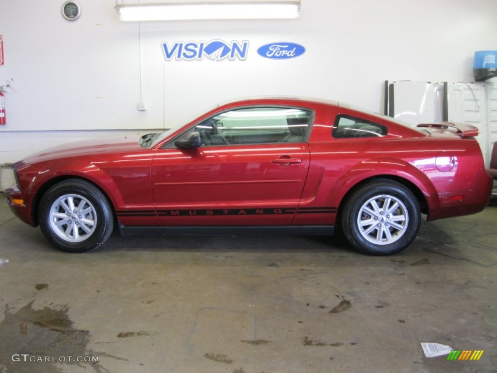 2005 Mustang V6 Deluxe Coupe - Redfire Metallic / Dark Charcoal photo #11