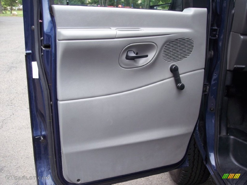 2006 Ford E Series Van E250 Passenger Commercial Medium Flint Grey Door Panel Photo #50778753