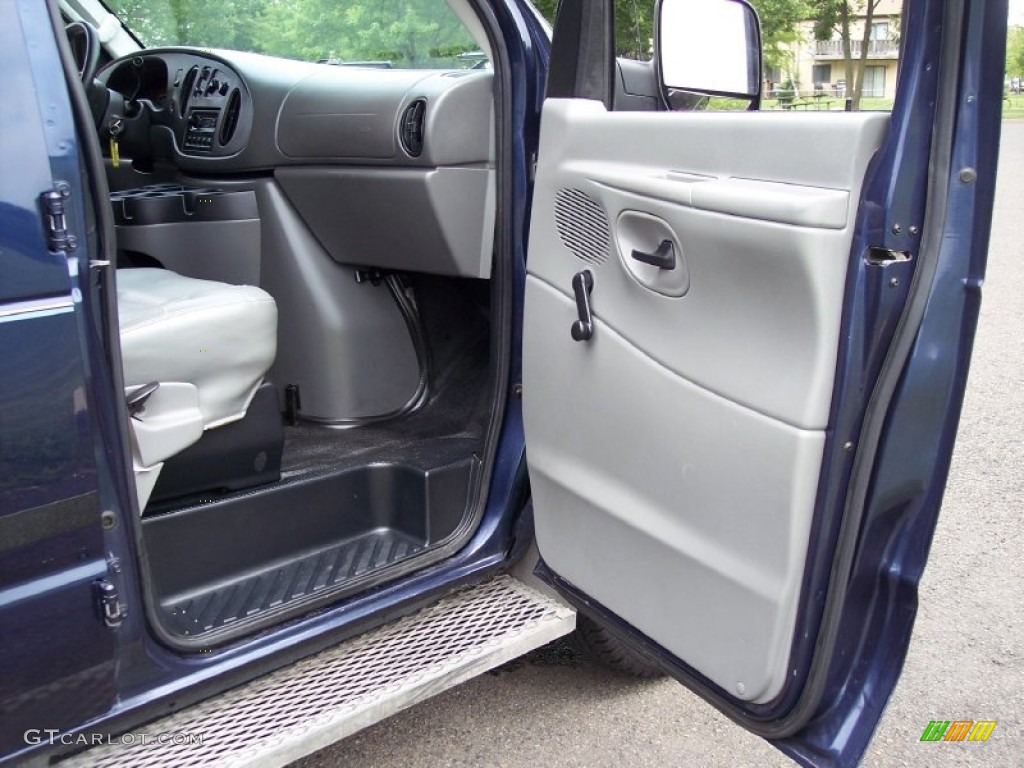 2006 Ford E Series Van E250 Passenger Commercial Medium Flint Grey Door Panel Photo #50778984