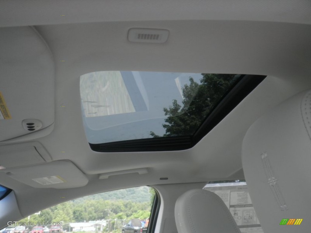 2011 Lincoln MKS EcoBoost AWD Sunroof Photo #50779419