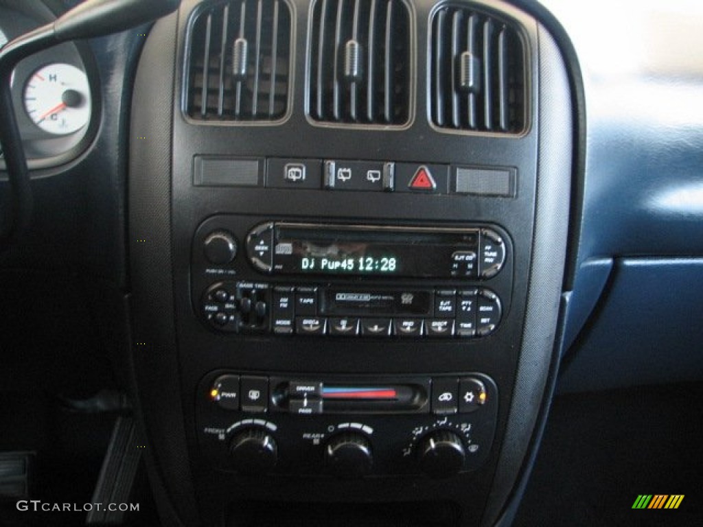 2003 Dodge Grand Caravan Sport Controls Photo #50780064