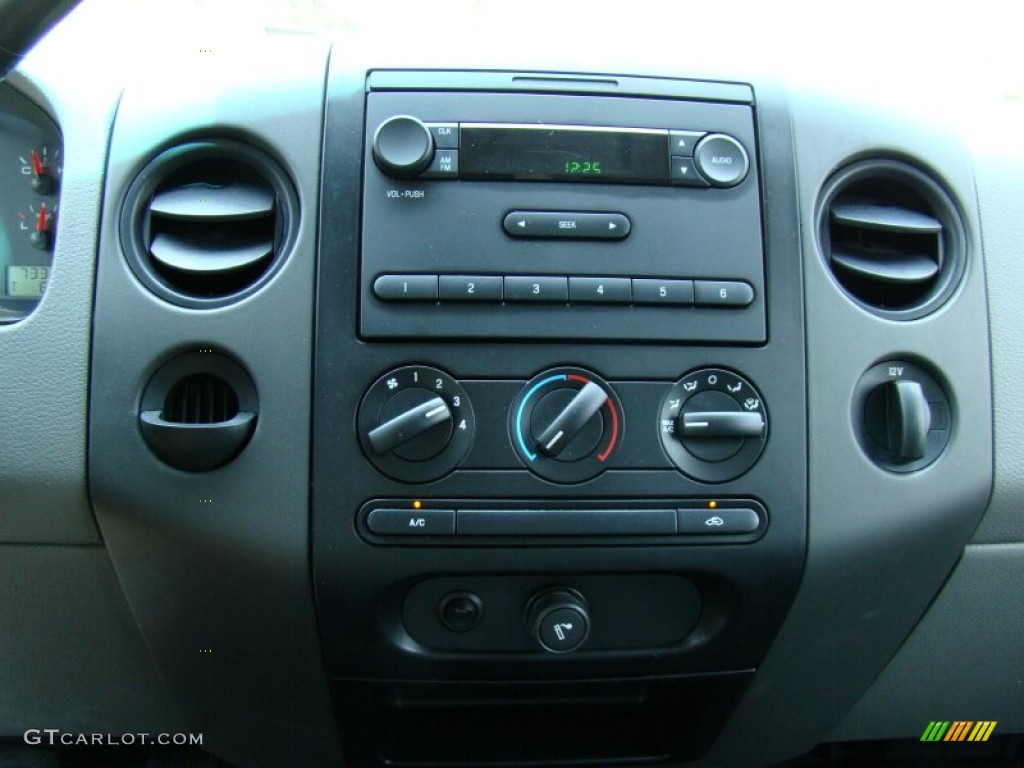 2008 Ford F150 XL Regular Cab 4x4 Controls Photo #50782263