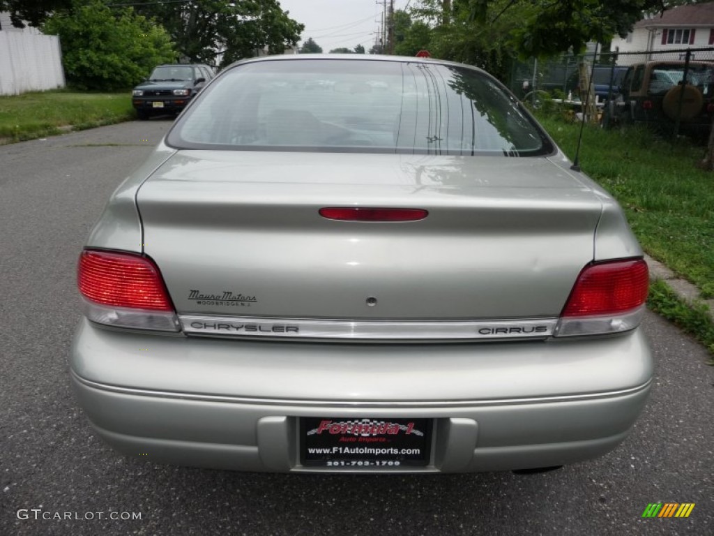 1999 Cirrus LXi - Bright Platinum Metallic / Camel photo #12