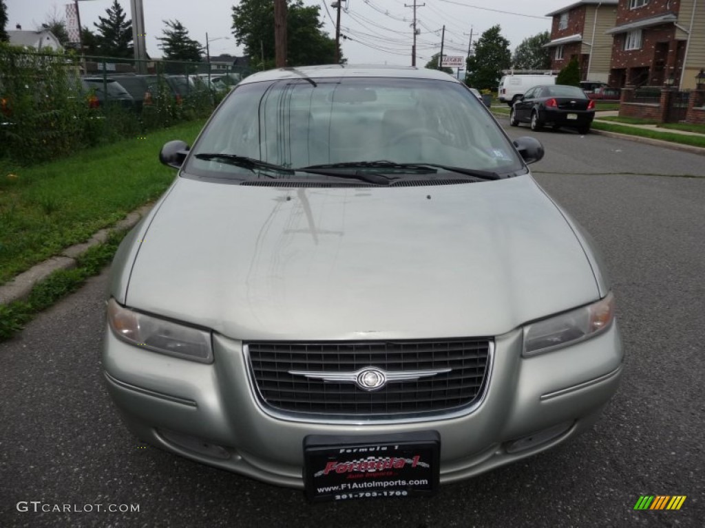 1999 Cirrus LXi - Bright Platinum Metallic / Camel photo #13