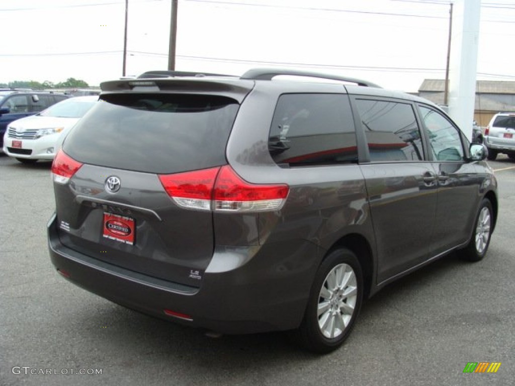 2011 Sienna LE AWD - Predawn Gray Mica / Light Gray photo #4