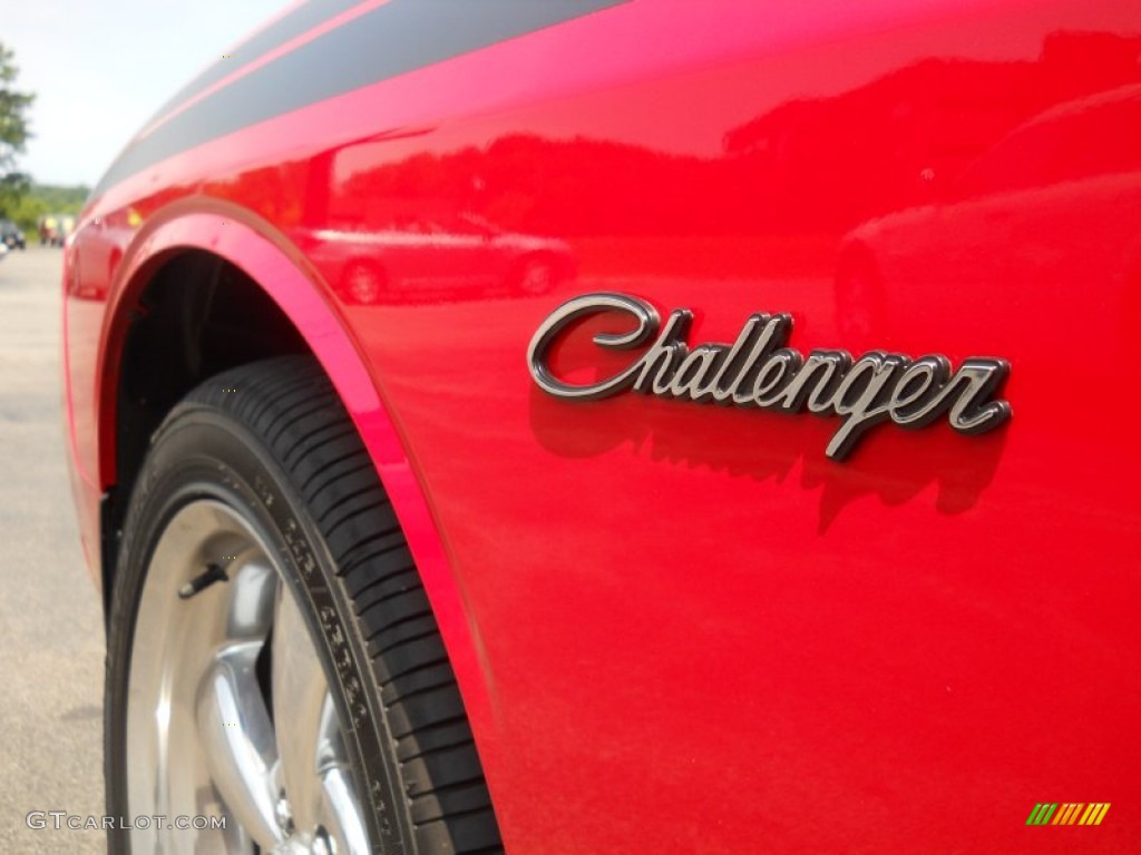 2010 Challenger R/T Classic - TorRed / Dark Slate Gray photo #32