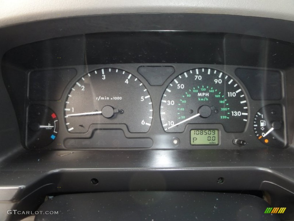 2000 Land Rover Discovery II Standard Discovery II Model Gauges Photo #50789313