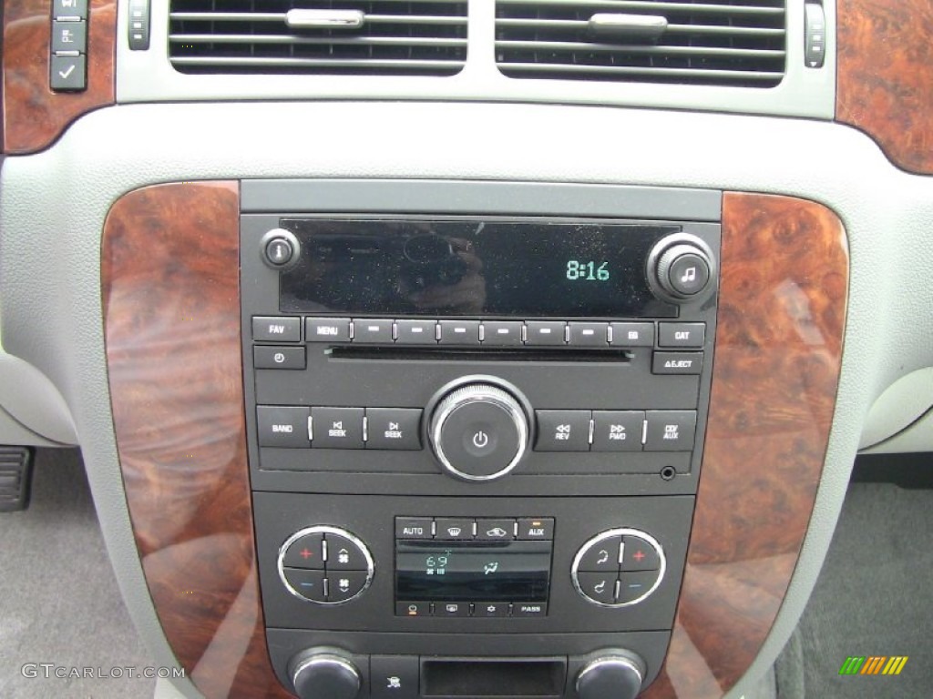 2008 Chevrolet Tahoe LT 4x4 Controls Photo #50793852