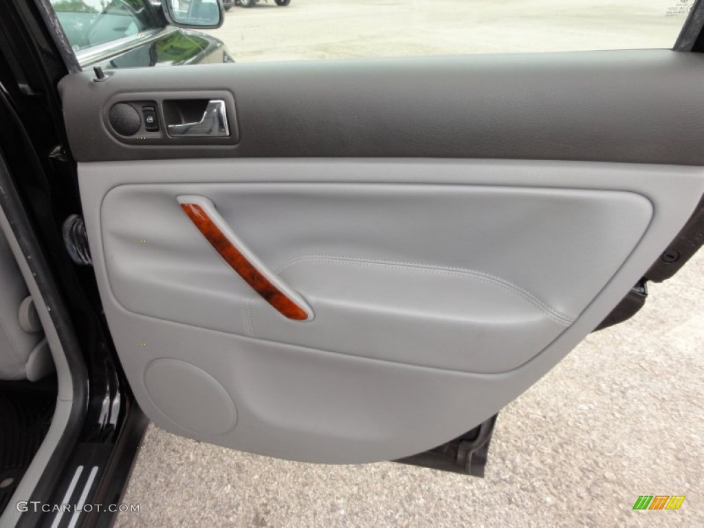 2004 Volkswagen Passat GLX 4Motion Wagon Grey Door Panel Photo #50795439