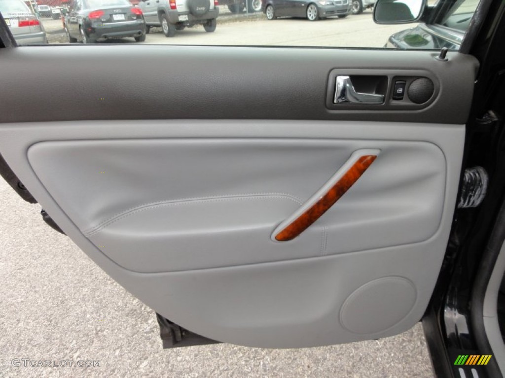 2004 Volkswagen Passat GLX 4Motion Wagon Grey Door Panel Photo #50795469