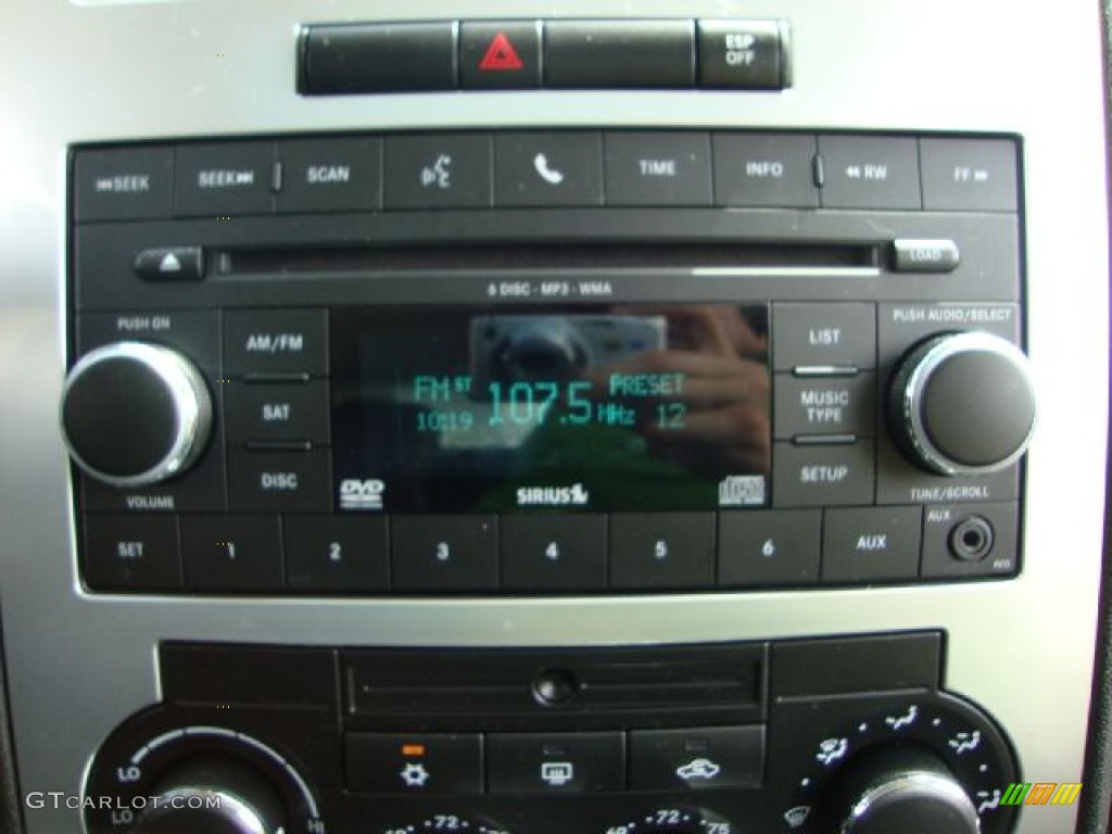 2008 Dodge Charger SRT-8 Controls Photo #50795700
