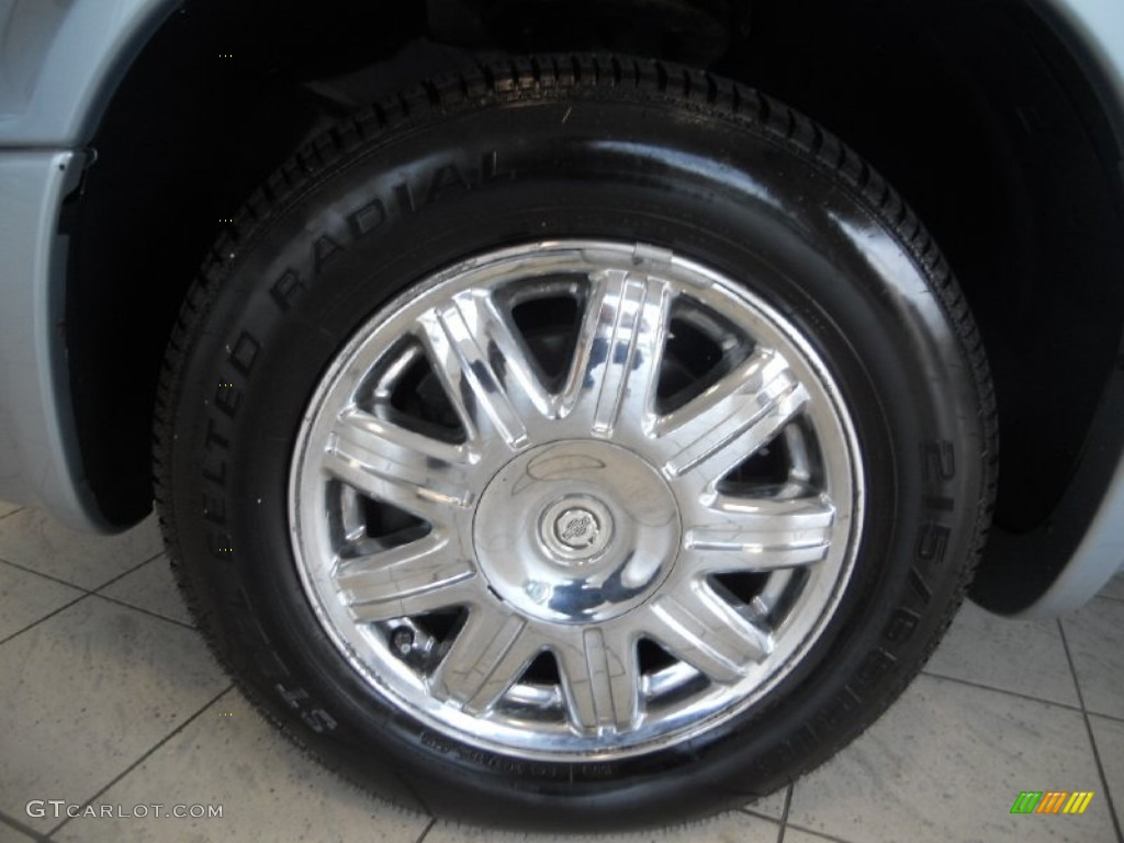 2005 Chrysler Town & Country Limited Wheel Photos