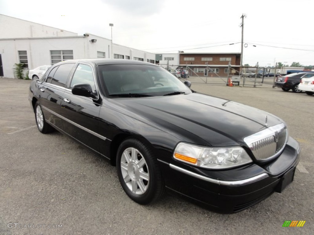Black 2007 Lincoln Town Car Executive L Exterior Photo #50796024