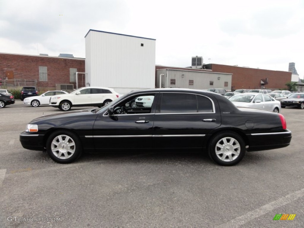 Black 2007 Lincoln Town Car Executive L Exterior Photo #50796156