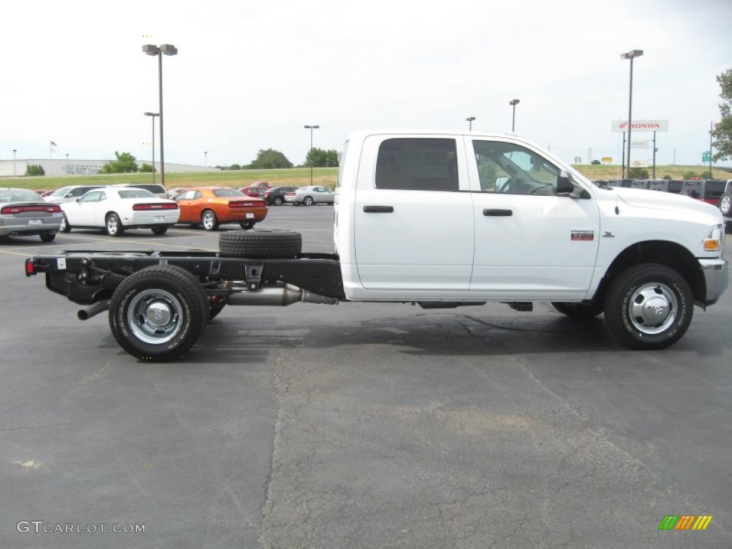 2011 Ram 3500 HD ST Crew Cab 4x4 Chassis - Bright White / Dark Slate Gray/Medium Graystone photo #4