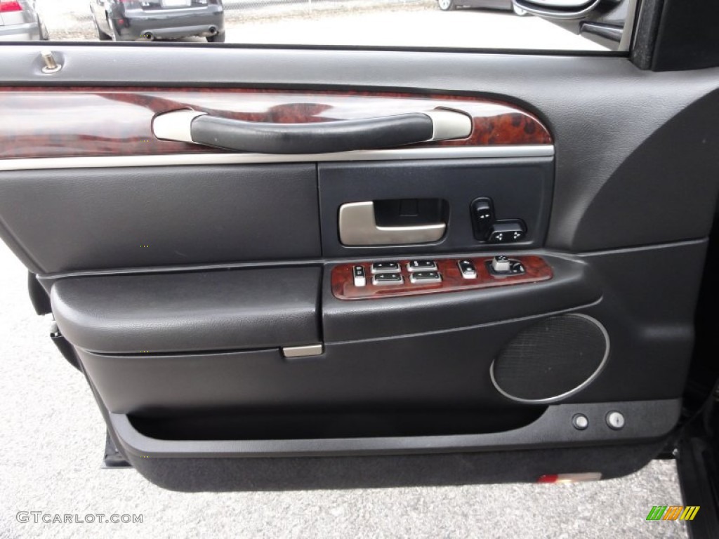 2007 Lincoln Town Car Executive L Black Door Panel Photo #50796204