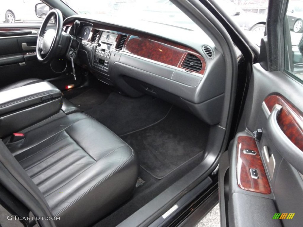 2007 Lincoln Town Car Executive L Black Dashboard Photo #50796261