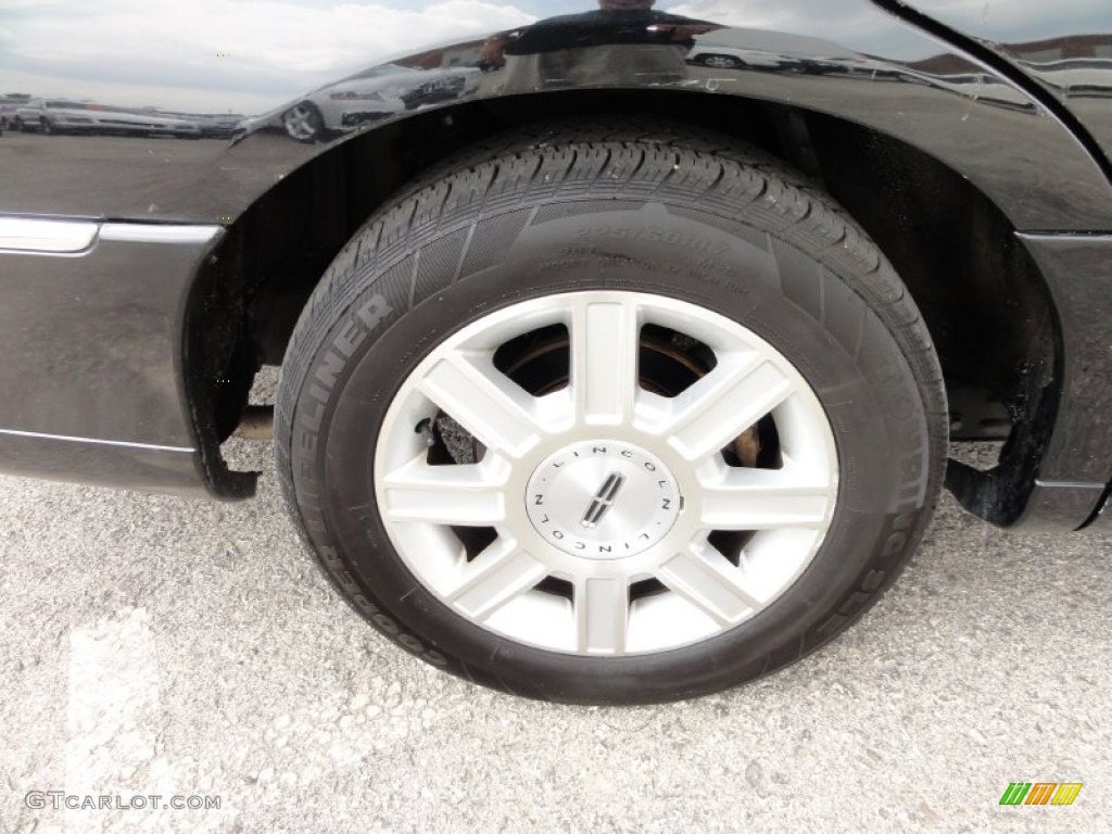 2007 Lincoln Town Car Executive L Wheel Photo #50796447