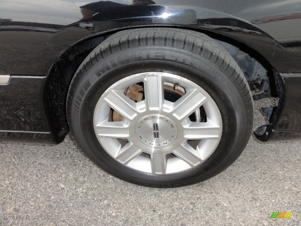 2007 Lincoln Town Car Executive L Wheel Photo #50796462